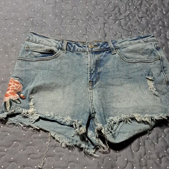 Angel Kiss jean rose shorts size 11 - Picture 1 of 5